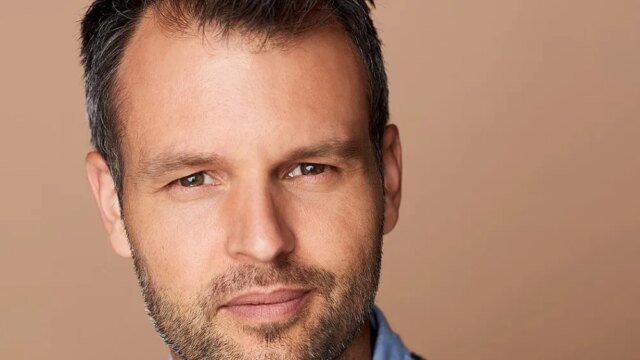 ELWIN-DE-GROOT-HEADSHOTS-ACTOR-TV-HOST-MODEL-ELWIN11@GMAIL.COM-3-e1779296318407.jpg