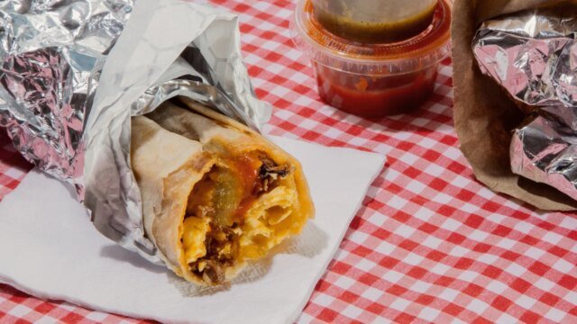 FOOD-SCENE-BREAKFAST-BURRITO-Vato_Eric_Helgas_008.jpg