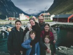 ‘Fjord’ de Cristian Mungiu, estrelado por Sebastian Stan e Renate Reinsve, é aplaudido de pé exuberantemente por 12 minutos – o mais longo do ano até agora em Cannes