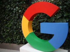Os fundadores aproveitam a decisão do tribunal indiano para reavivar as críticas ao negócio de publicidade do Google