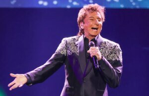 Barry Manilow planeja retomar a turnê em junho, enquanto “faz grandes progressos” no tratamento do câncer