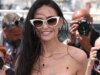 Demi Moore diz que Hollywood deve ‘encontrar maneiras’ de trabalhar com IA, mas ‘provavelmente não’ está fazendo regulamentação suficiente: ‘Lutar é lutar’, uma ‘batalha que perderemos’