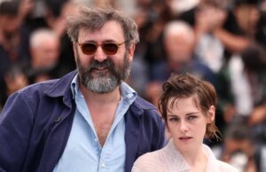 Kristen Stewart e elenco de ‘Full Phil’ recebem ovação animada de 5 minutos em Cannes, apesar da resposta mista à comédia absurda de Quentin Dupieux