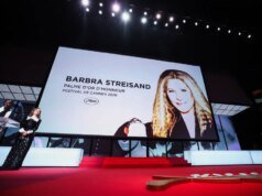 Barbra Streisand compartilha desafios com Cannes ao fazer ‘Yentl’ em mensagem de vídeo para Palma Honorária: “I Had To Make This Movie”