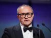 Andrey Zvyagintsev pede ao presidente russo, Vladimir Putin, que acabe com “a carnificina” no discurso vencedor do Grande Prêmio de Cannes