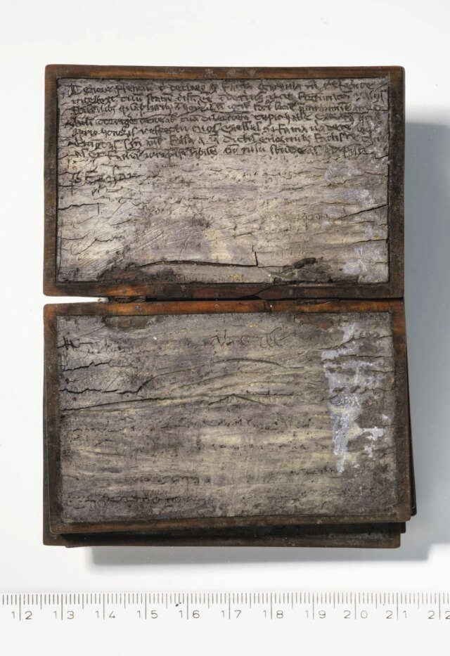 Paderborn-medieval-notebook-wax.jpg