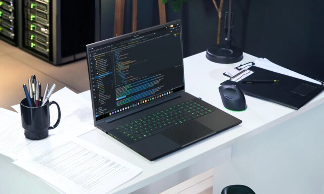 Razer-Blade-18-on-a-desk.jpg