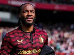 Raheem Sterling é preso sob suspeita de dirigir drogas após acidente na rodovia