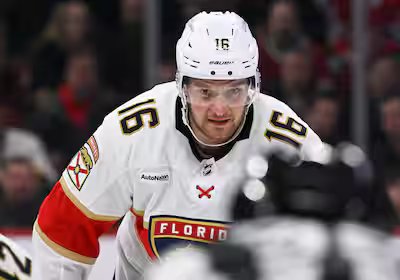 Se um jogador de CH merece um troféu, é bem Nick Suzuki