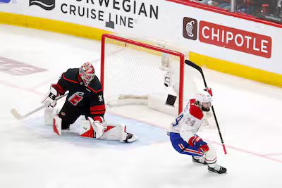 Soirée de deux points para Phillip Danault na estreia da partida contra Hurricanes: «Tu as besoin d’un joueur comme lui dans ton équipe», s’est réjoui Alexandre Texier