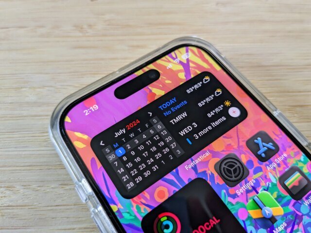 anker-iphone-15-pro-screen-protector-home-screen-dynamic-island.jpg