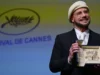 ‘Isso está além do Oscar’: John Travolta ganha surpresa Palma de Ouro honorária em Cannes