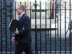 Chris Mason: Outro momento crucial para Starmer enquanto ele implora aos parlamentares trabalhistas que não o derrubem