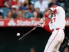 Mike Trout acerta o home run de 2 corridas e os Angels fecham a série sobre o Rangers com vitória por 5-2