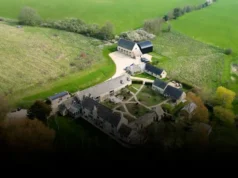 Ellen DeGeneres quer construir picadeiro em casa atingida pela enchente que não conseguiu vender