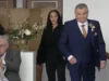 Este é o momento em que um pai caminha pelo corredor – mas esqueceu a noiva