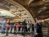 Pinturas no teto de Klimt em exibição nos passeios diários de andaimes do teatro de Viena