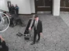 Novas imagens mostram suspeito correndo pela segurança e abrindo fogo no jantar de imprensa na Casa Branca