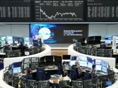 Bolsas europeias fecham estáveis com ganhos em automóveis e produtos químicos compensando a incerteza da guerra no Irã