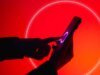 Proprietários de smartphones não estão convencidos a atualizar para designs dobráveis e integrações de IA, descobre a CNET