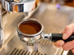 Eu estava embalando muito café expresso. Um especialista explica a quantidade ideal para cada dose