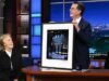 “The Late Show” de Stephen Colbert terminou após 11 temporadas na noite passada e incluiu 20 convidados famosos, uma reminiscência dos Beatles e um caro foda-se para a CBS