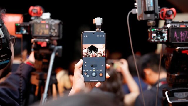 honor-robot-phone-at-cannes-photo-1.jpg