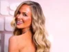 Cara de sorte: Jena Sims usa biquíni para cumprimentar hubs Koepka