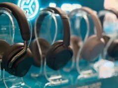 Por que possuo quatro pares diferentes de fones de ouvido e como uso cada um deles de maneira eficaz