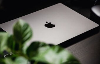 A excelente tela de privacidade do Samsung Galaxy S26 Ultra pode aparecer no próximo MacBook Pro