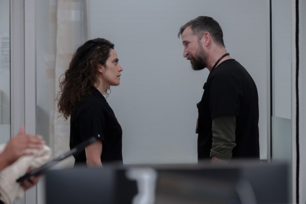 Sepideh Moafi aborda ficção de fãs de ‘The Pitt’, fandom tóxico e ...