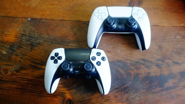 sony-dualsense-edge-comparison.jpg
