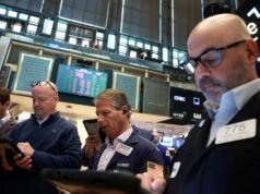 S&P 500 e futuros do Nasdaq sobem à medida que os estoques de chips se estabilizam