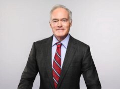 Scott Pelley, na primeira entrevista desde a demissão de ’60 Minutes’, acusa os chefes da CBS News de “preconceito político sutil”, diz que “não sabem o que estão fazendo”