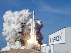 A SpaceX quer que investidores regulares ajudem no lançamento de suas ações. Aqui está o que você deve saber antes de clicar em ‘comprar’