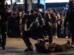 As celebrações da vitória do PSG tornam-se violentas enquanto centenas de feridos em Paris