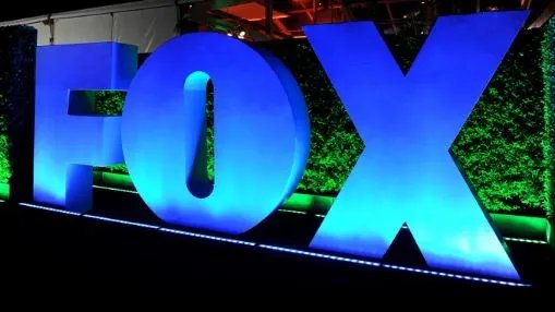 Fox-Corp-logo-in-lights.jpg