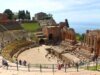 Tiziana Rocca sobre o equilíbrio entre festivais consecutivos Taormina e filmagens na Itália Sardegna: “São festivais muito diferentes, com focos muito diferentes”