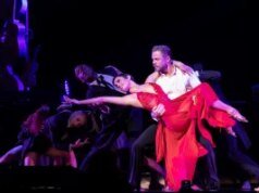 Equipe de ‘The Symphony Of Dance’ narra o retorno de Hayley Erbert ao palco com o marido Derek Hough após uma cirurgia cerebral para Tribeca Doc