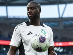 A lenda da Premier League, Yaya Toure, perto de surpreender o primeiro emprego como técnico