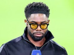Micah Richards diz que ‘técnico’ do Arsenal deveria ter cobrado pênalti antes de Gabriel Magalhães