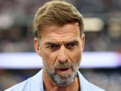 Jurgen Klopp critica o polêmico analista Rafael van der Vaart