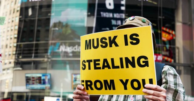 Probably-Wont-Get-Rich-SpaceX-IPO-Business-AP-26156715402871.jpg