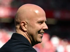 Arne Slot escreve carta aberta aos torcedores do Liverpool após demissão