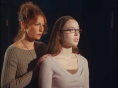 Diretor do primeiro ato do thriller sexy e assustador de atriz adolescente