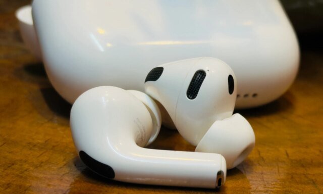 apple-airpods-pro-3-2895-1-scaled.jpg