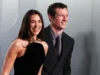 Dua Lipa se casa com Callum Turner