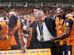 Morte de Kenny Jackett: Ex-Wolves e técnico do Millwall, querido por vários clubes da EFL, morre aos 64 anos