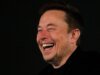 Elon Musk agora tem cerca de US$ 1 trilhão a mais que a próxima pessoa mais rica do mundo