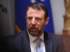 Mullin enfrenta críticas do Senado sobre orçamento do DHS, repressão à imigração e preocupações com a Copa do Mundo